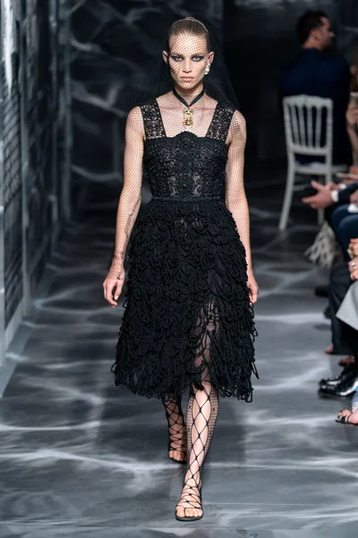 Look 4